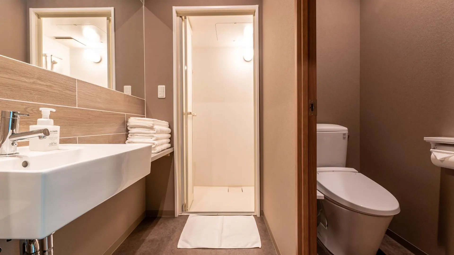 Wise Owl Hostels Sapporo 0*,  Japan